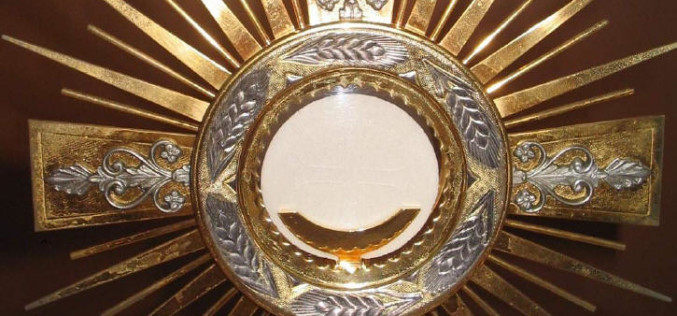 Festa Corpus Domini nian: resposta ida ba erezia sira